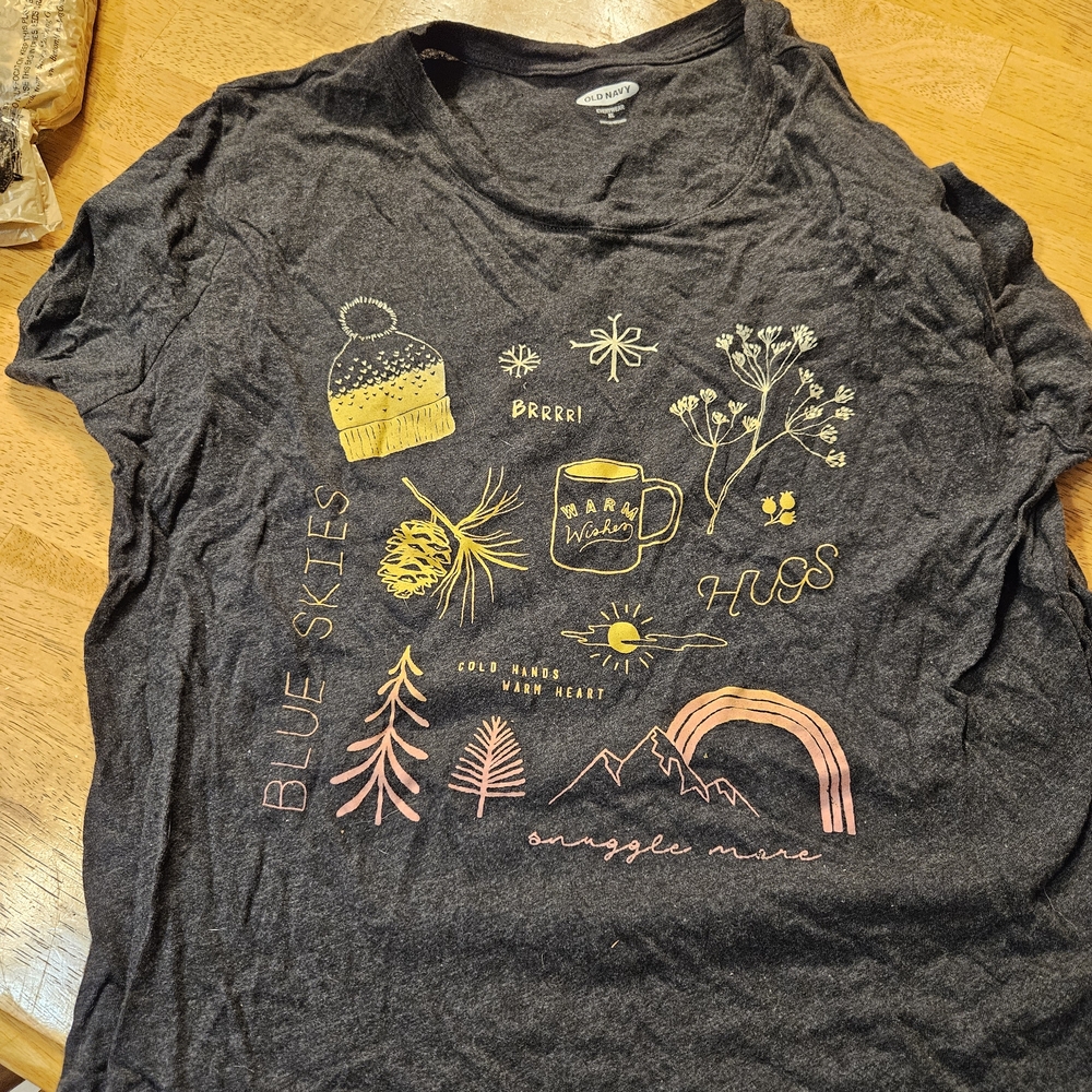 Old Navy Women's Tee - Charcoal with Winter Graphics